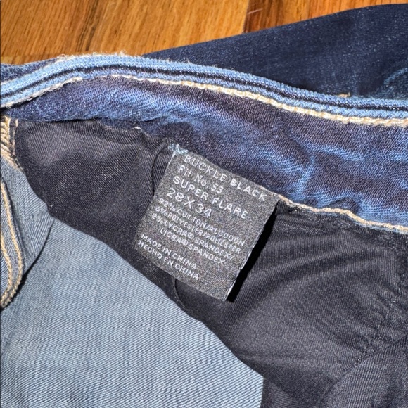 Buckle Black Fit 53 Super Flare Dark Wash Distressed Hems 28 x 34 - Picture 6 of 7